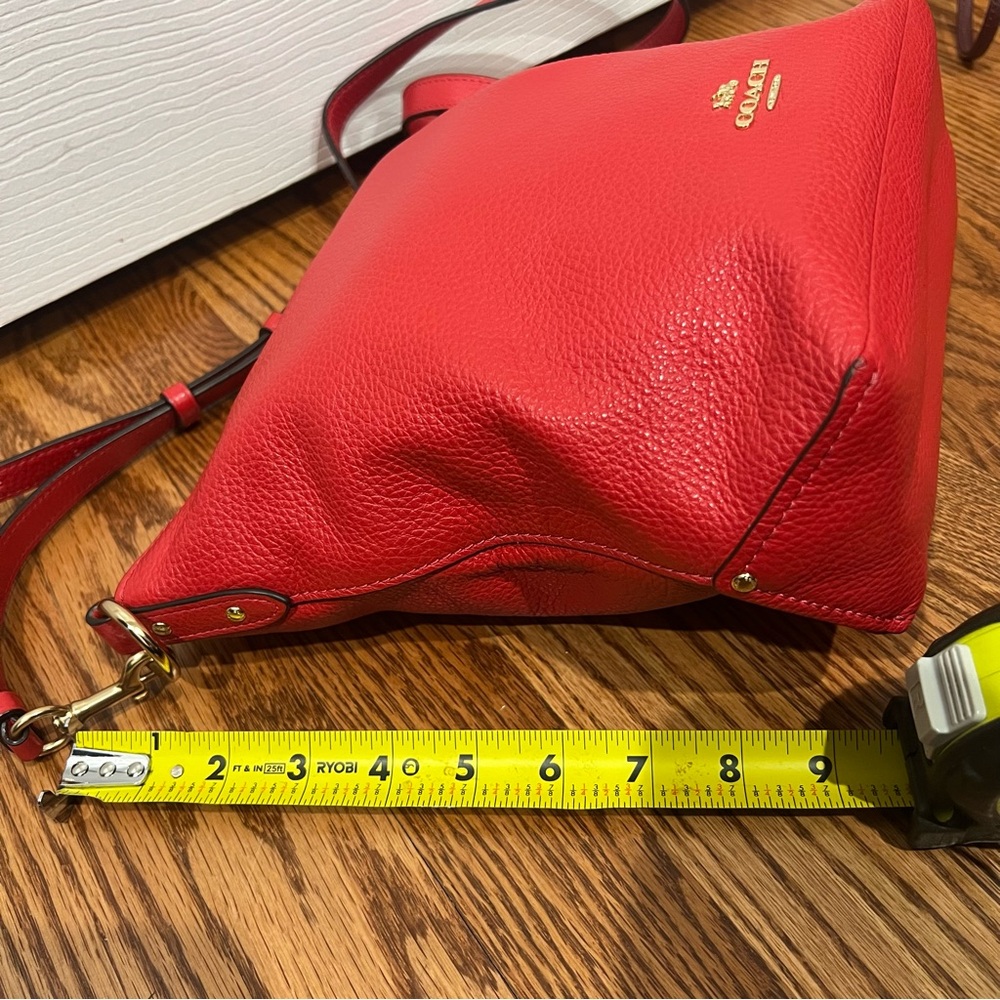 Coach red pebbled leather bag - Picture 14 of 16